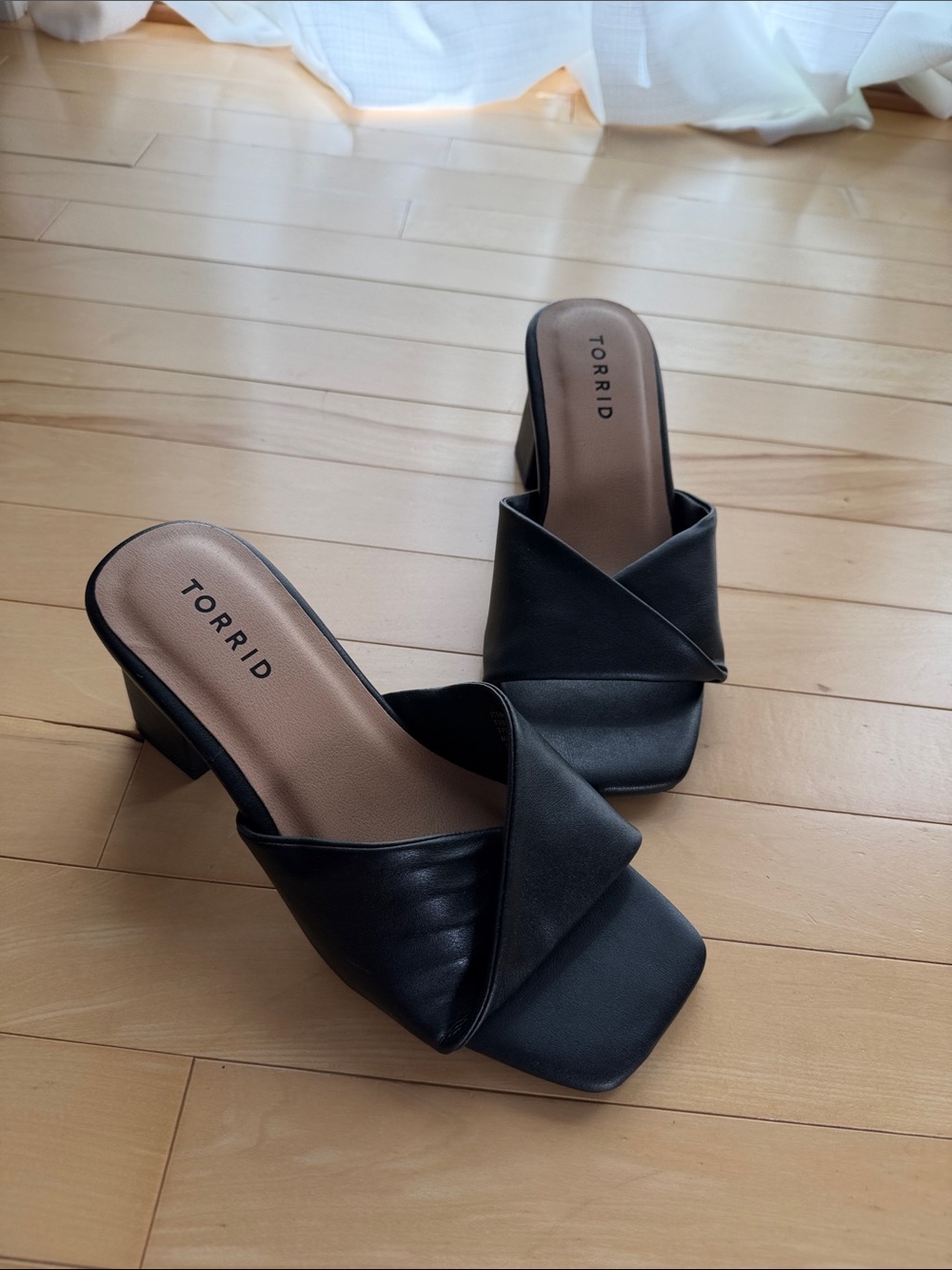 torrid Black Crisscross Square-Toe Block Heel Mules
